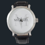 Personalisiertes Monogramm und Name weiß Armbanduhr<br><div class="desc">Personalisierte Elegante Monogramm- und Namensgeschenke mit personalisierten Monogramm im klassischen Serif-Schriftart-Stil mit Namensbox in der Mitte des Monogramms.</div>