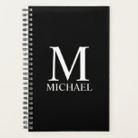 Personalisiertes Monogramm und Namensplaner Planer<br><div class="desc">Personalisiert Monogram und Name Gift verfügen über personalisierte Monogramm und einen Namen im klassischen Serif-Schriftart auf schwarzem Hintergrund. Perfekt als Feriengeschenk,  Vatertagsgeschenk für Papa und Geschenk für alle besondere Anlässe.</div>