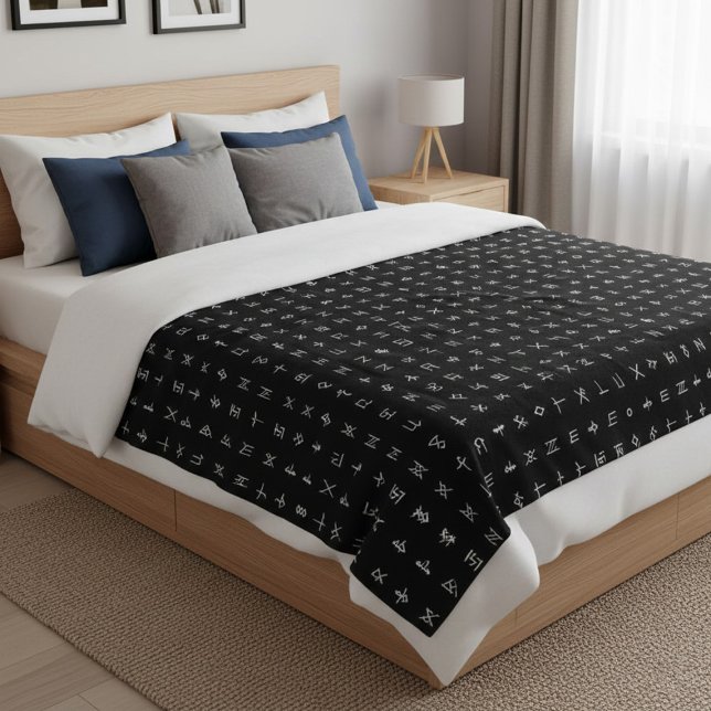 Personalisiertes Monogramm und Runen-Symbol-Blanke Fleecedecke (Von Creator hochgeladen)