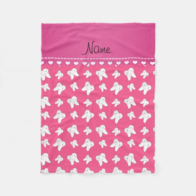 Personalisiertes niedliches rosa Zahnnamensmuster Fleecedecke (Vorderseite)
