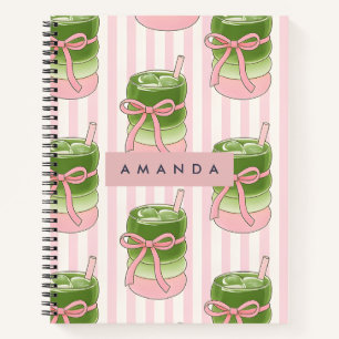 Personalisiertes Pastel Matcha Cups-Muster Notizbuch