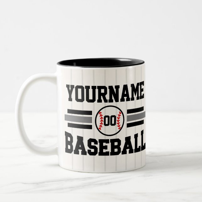 Personalisiertes Retro-Baseball-Player-Team Zweifarbige Tasse (Links)