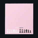 Personalisiertes Schachstück Pink Notizblock<br><div class="desc">Klassisches Schwarz-Weiß-Notizblock für Schachfreunde mit geometrischen Schachfiguren. Modernes Schachdesign</div>