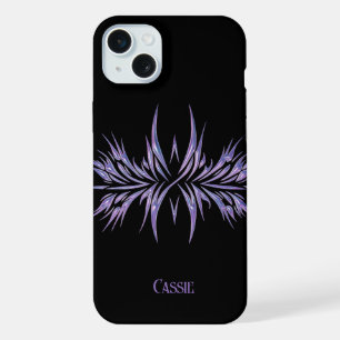 Personalisiertes Schwarz mit lila tribalem Design iPhone 15 Plus Hülle