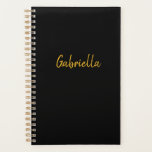 Personalisiertes Schwarz und Gold Planer<br><div class="desc">Ein personalisierter Planer in Schwarz und Gold. Sie können die Titelseite leicht mit einem goldenen Namen personalisieren. Die Rückseite ist schwarz. Bitte sehen Sie alle Fotos. Dieser personalisierte Planer würde ihr auch ein einzigartiges Geschenk machen.</div>