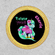 Personalisiertes Schwarzes Einhorn glaubt an sich