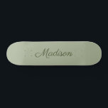 Personalisiertes Skateboard mit grüner Solid Color<br><div class="desc">Die Farbe wird grün gehalten. Minimalistische Ästhetik. Trendfarben. Kann personalisiert sein.</div>