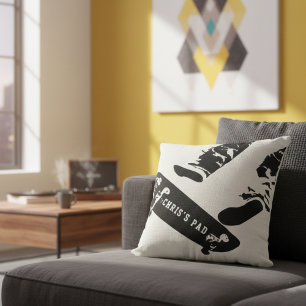 Personalisiertes Skateboard-Sprung – Schwarz und W Kissen