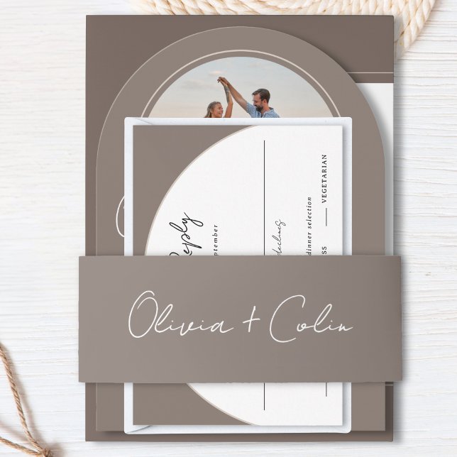 Personalisiertes Skript Erste Namen Taupe Hochzeit Einladungsbanderole (Personalized Script First Names Taupe Wedding Invitation Belly Band Wrap)