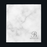 Personalisiertes Skriptmonogramm und Name aus weiß Notizblock<br><div class="desc">Personalisierte Monogram und Name Gift zeichnen sich durch personalisierte Monogramm im Schriftart-Stil mit weißem klassischem Schrift und Namen im klassischen Serif-Schriftart-Stil auf weißem Marmorhintergrund aus. Perfekt als Feriengeschenk,  Vatertagsgeschenk und Geschenk für jeden besondere Anlass.</div>