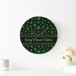 Personalisiertes St. Patrick's Day Shamrock auf Sc Große Wanduhr