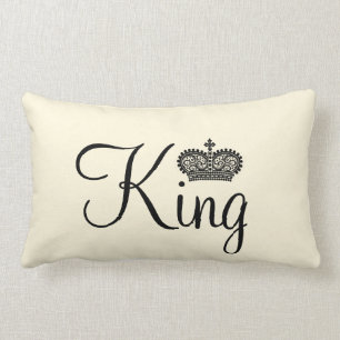 Personalisiertes Textdesign von King und Crown Lendenkissen