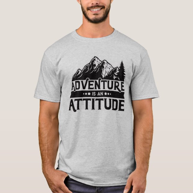 Personalisiertes Urlaubsabenteuer ist eine Attitud T-Shirt (Vorderseite)