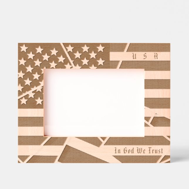 Personalisiertes US-Motto und amerikanische Flagge Geätzte Rahmen (Vorderseite)