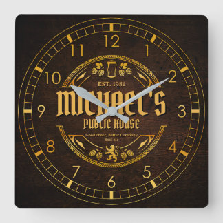 Personalisiertes Vintage-Pub-Schild aus rustikalem Quadratische Wanduhr