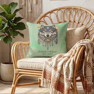 Personalisiertes Wolf-Geist-Sage-Grün-Boho Kissen