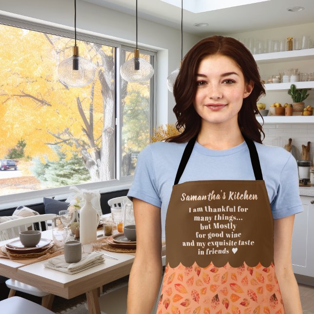 Personalisiertes Zitat von Fall Harvest Orange Schürze (Fall Harvest Orange Foliage Personalized Quote Apron: add name and quote Thankful for wine & friends)