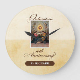 Personalize, 10th Ordination Anniversary Angels Große Wanduhr