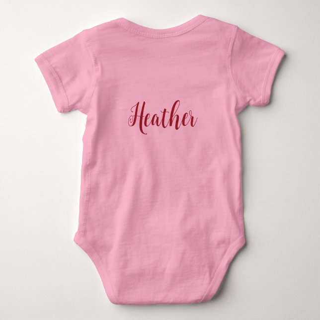 Personalize Baby Girl Decorative Script Letting Strampler (Rückseite)