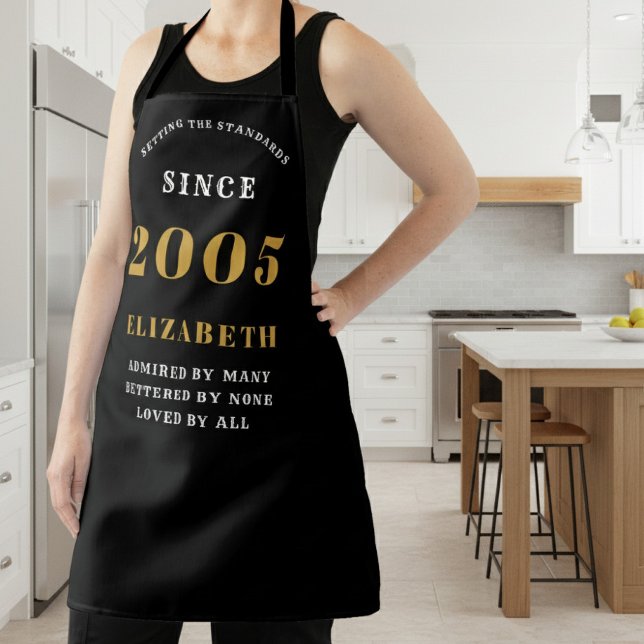 Personalized 21st Birthday 2005 Black & Gold Schürze (2005 birthday apron worn in the kitchen)