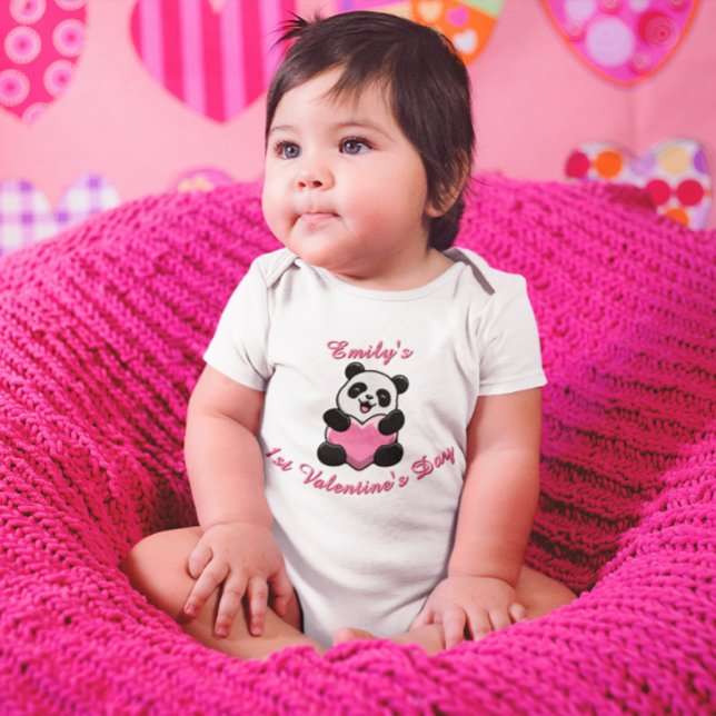 Personalized Baby’s First Valentine’s Day Panda Baby Strampler (Von Creator hochgeladen)