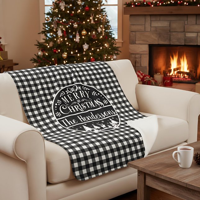 Personalized Black & White Plaid Merry Christmas Sherpadecke (Von Creator hochgeladen)