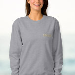 Personalized Bride Sweatshirt: A Thoughtful Gift  Besticktes Sweatshirt<br><div class="desc">Personalized Bride Sweatshirt: A Thoughtful Gift for the Future Mrs. A personalized gift for the bride, such as a bride sweatshirt featuring a heart sleeve initial, makes for a thoughtful engagement gift and a unique bridal shower gift, perfect for celebrating her new identity as the future Mrs. with a minimalistic...</div>