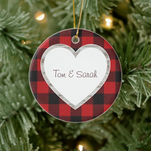 Personalized Buffalo Plaid Heart Rustic  Keramik Ornament (Baum)