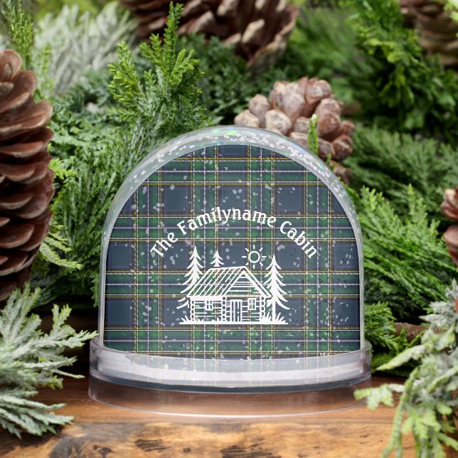Personalized Cabin Snow Globe with Green Tartan  (Hiver)