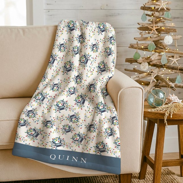 Personalized Coastal Crab Christmas Lights Holiday Fleecedecke (Von Creator hochgeladen)