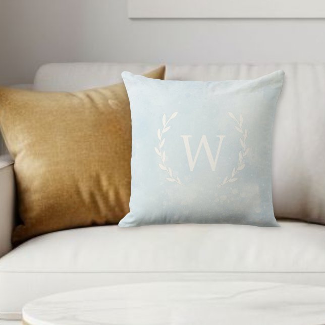Personalized Decorative Pillow, White Initial Kissen (Von Creator hochgeladen)