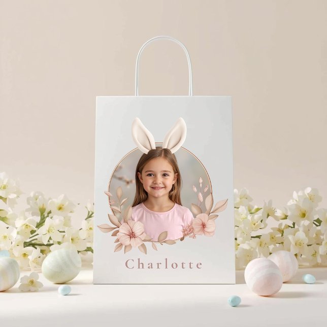 Personalized Easter Bunny Photo Gift Bag Mittlere Geschenktüte (Von Creator hochgeladen)