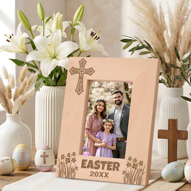 Personalized Easter Cross with Daffodils Geätzte Rahmen (Von Creator hochgeladen)