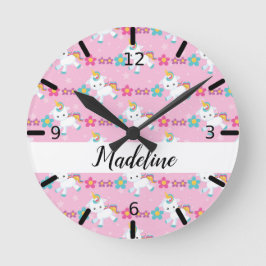 Personalized Floral Baby Unicorn Runde Wanduhr