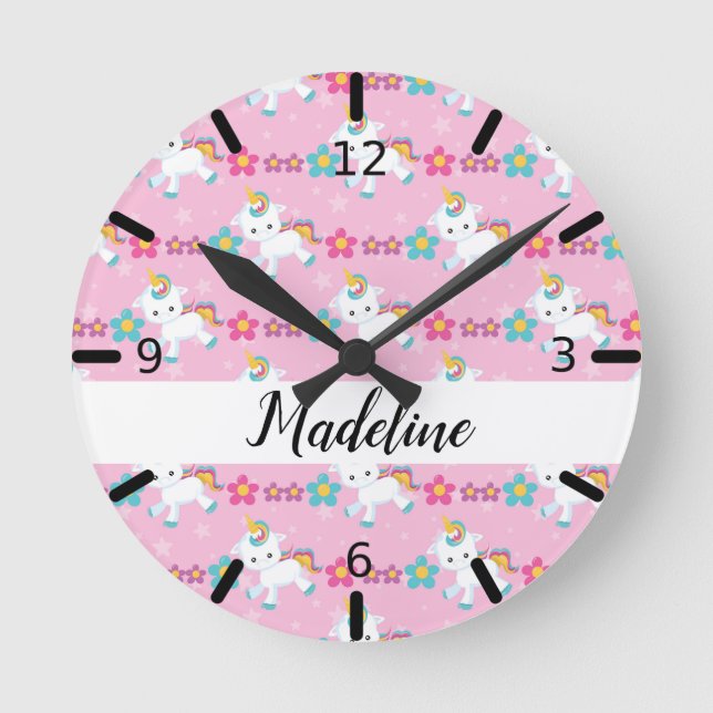 Personalized Floral Baby Unicorn Runde Wanduhr (Vorderseite)