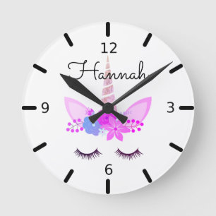 Personalized Floral Sleeping Unicorn Runde Wanduhr