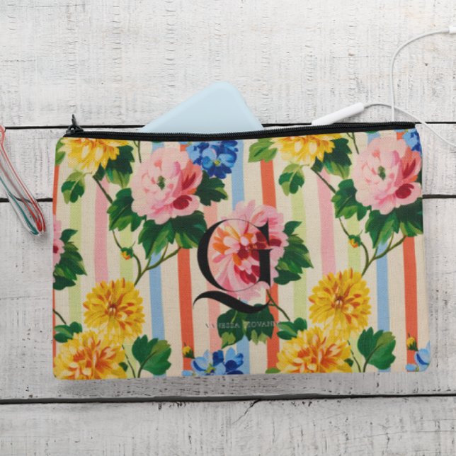 Personalized Floral Stripe Monogram Zubehörtasche (Von Creator hochgeladen)