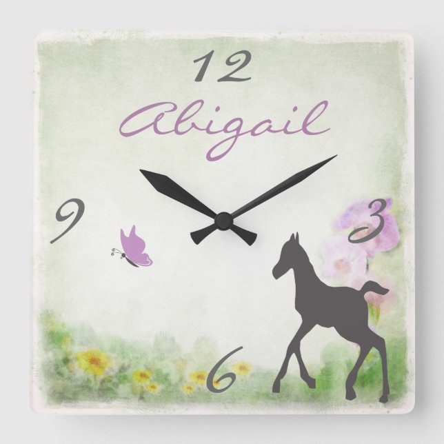 Personalized Foal and Butterfly Horse Wall Clock Quadratische Wanduhr (Vorderseite)