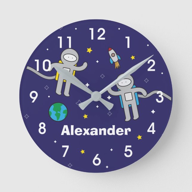 Personalized Galaxy Astronaut Outer Space Runde Wanduhr (Vorderseite)