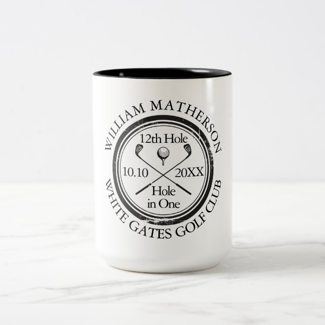 Personalized Hole in One Golf Zweifarbige Tasse (Mittel)