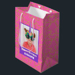 Personalized Kid Photo Happy Birthday Unicorn Mittlere Geschenktüte<br><div class="desc">Wrap your gifts in a festive custom pink gift bag that features a fun photo with a purple unicorn horn. In the background there is a pattern of pretty gold glitter hearts. Personalize this bright design with a photo of your little birthday boy or girl. Add a special touch with...</div>