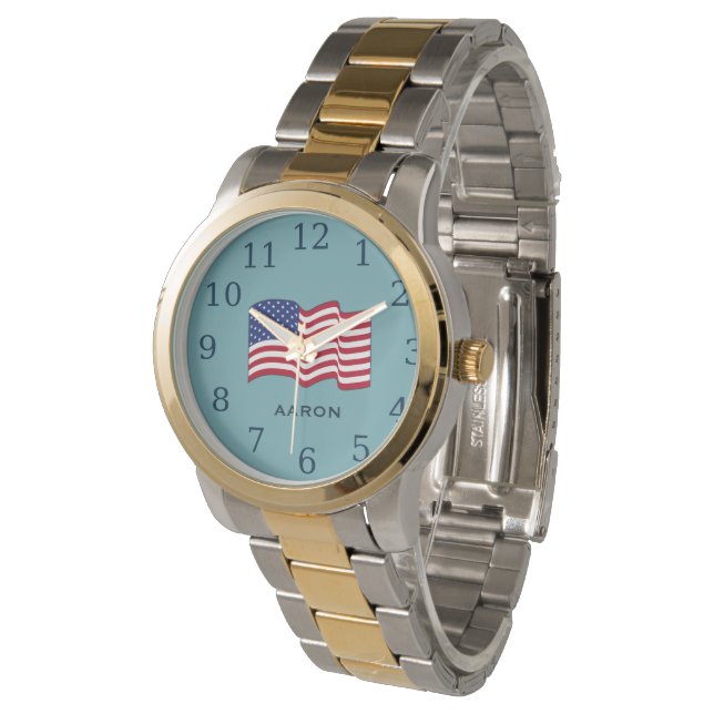 Personalized Light Blue American Flag Watch Armbanduhr (Schrägansicht)