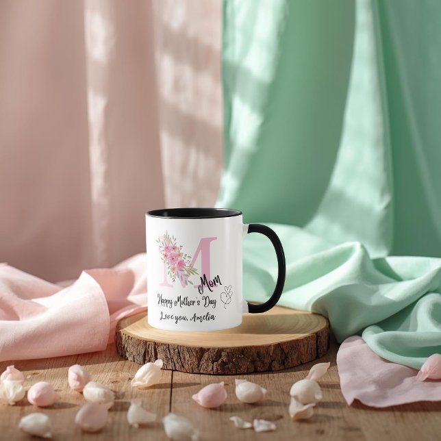 Personalized Mom Initial Mug (Créateur téléchargé)