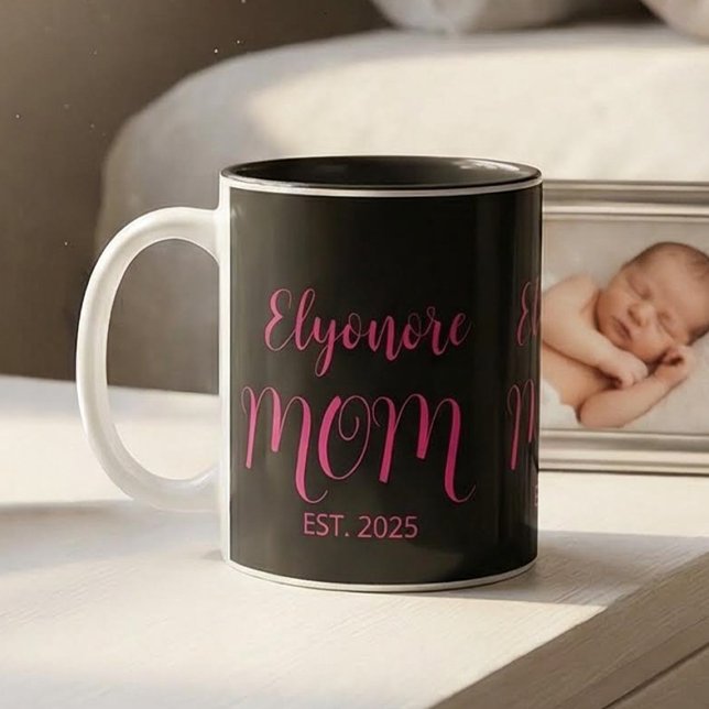 Personalized Mom Name Established Pink Script  Zweifarbige Tasse (Von Creator hochgeladen)