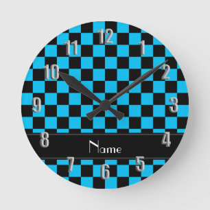 Personalized name black and light blue checkers runde wanduhr