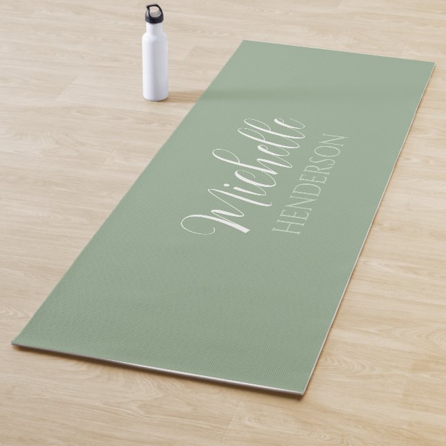 Personalized Name Monogram Sage Green Yogamatte (Beispiel)