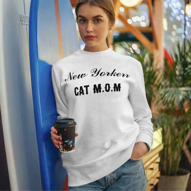 Personalized Pet Lover Cat Mom Script City Name Sweatshirt (Von Creator hochgeladen)