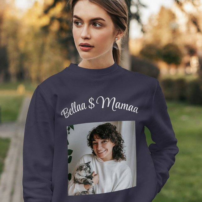 Personalized Pet Lover Photo Script Name Cat Mom Sweatshirt (Von Creator hochgeladen)
