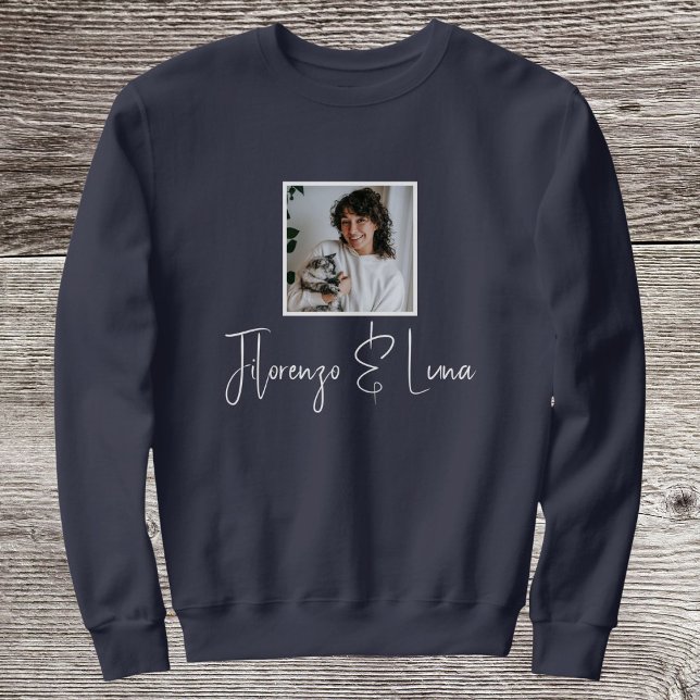 Personalized Pet Lovers Photo Script Name Cat Mom Sweatshirt (Von Creator hochgeladen)