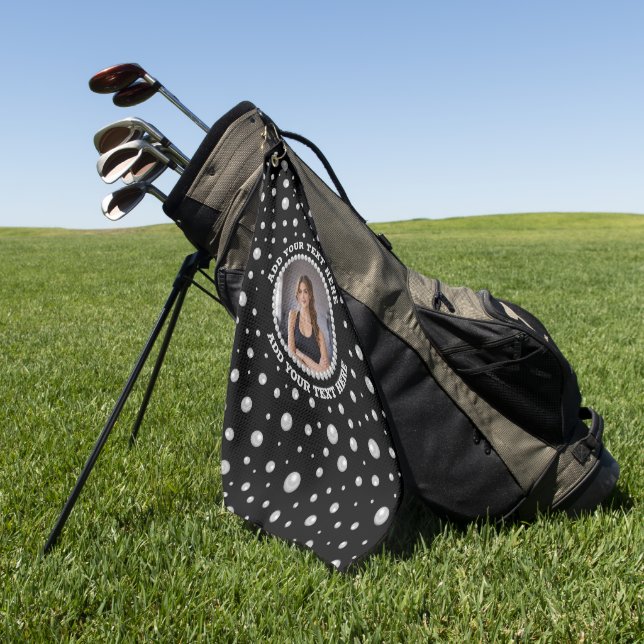 Personalized Photo with Pearls Circle on Black Golfhandtuch (Gras)